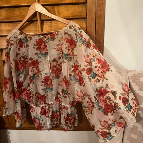 Alice + Olivia Silk Floral Flowing Peplum Blouse Sz S - Picture 2 of 8